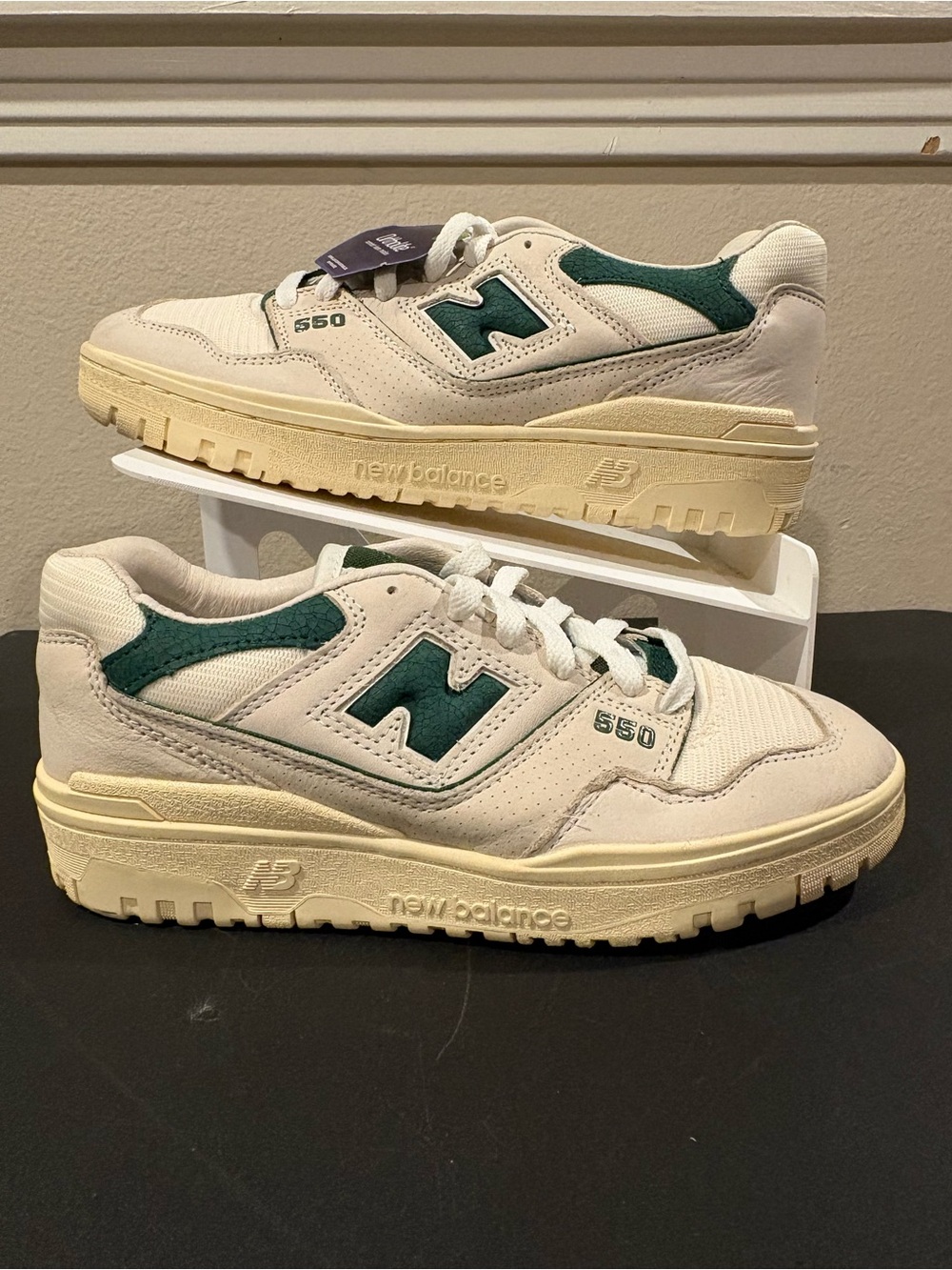NEW BALANCE 550 BEIGE GREEN MENS Size 8.5 New No Box - Picture 1 of 9